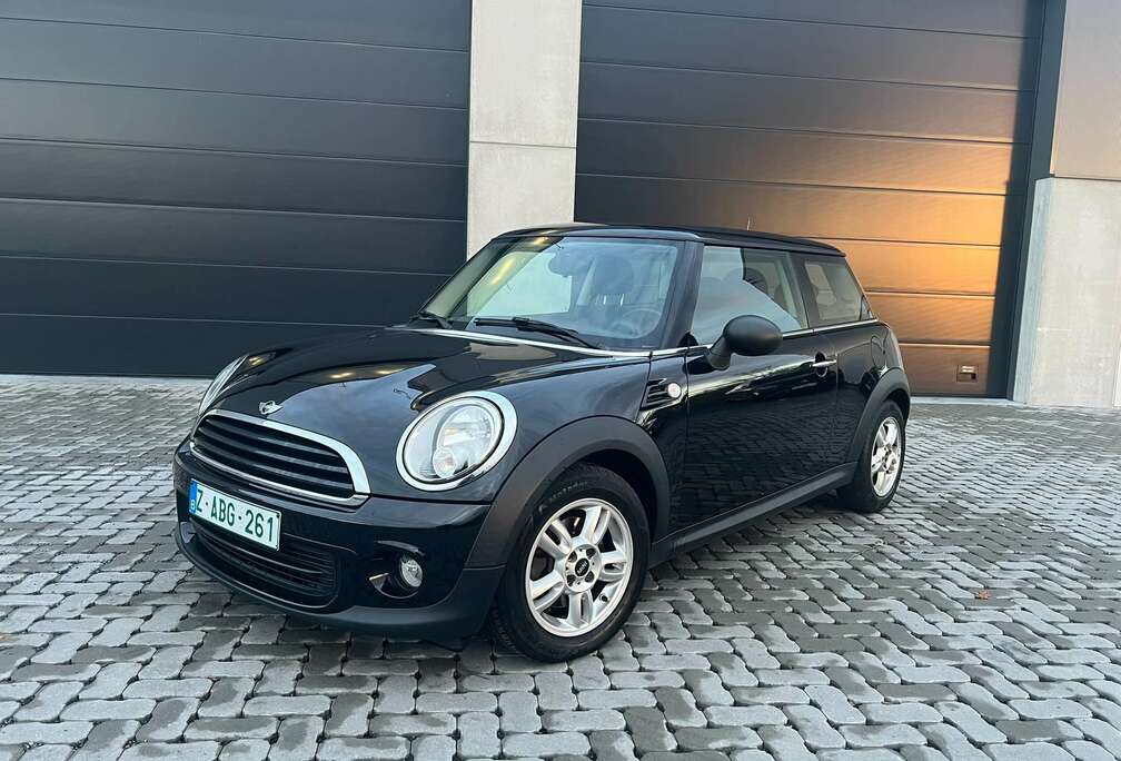 MINI 1.6 benz  120 dkm  1j gar. - PDC - zetelverw