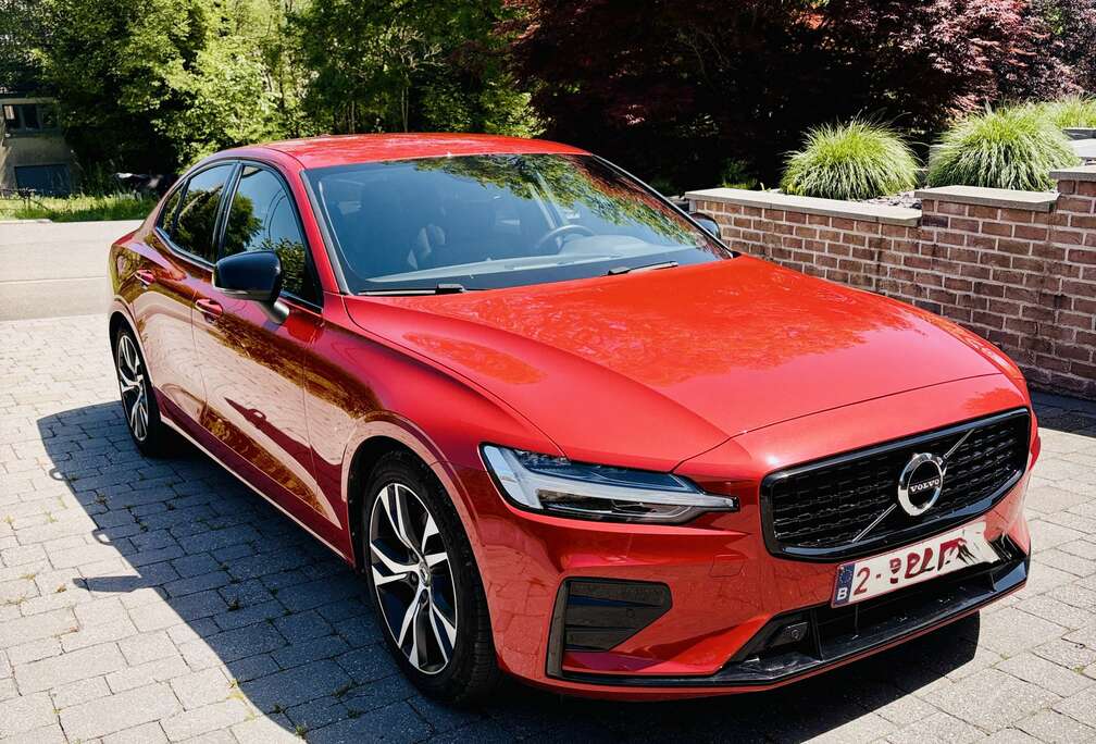 Volvo 2.0 B3 MHEV R-Design Geartronic