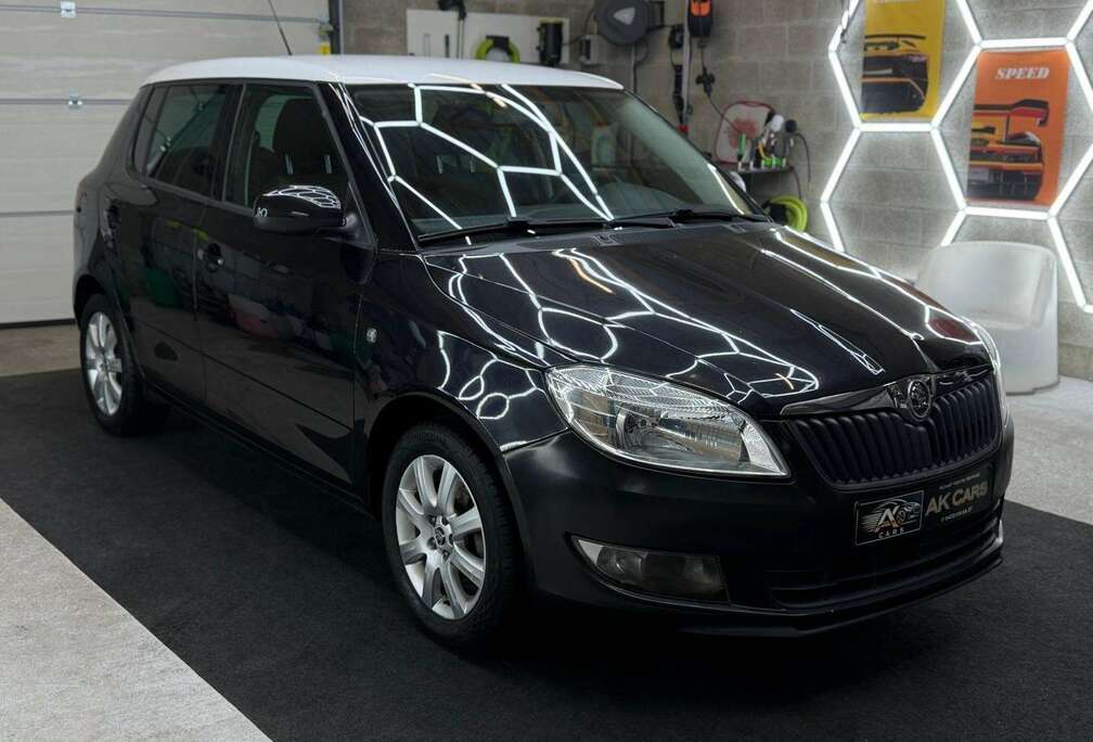 Skoda 1.2 12V 60 Style ,jantes all, ctok vitre éle avant