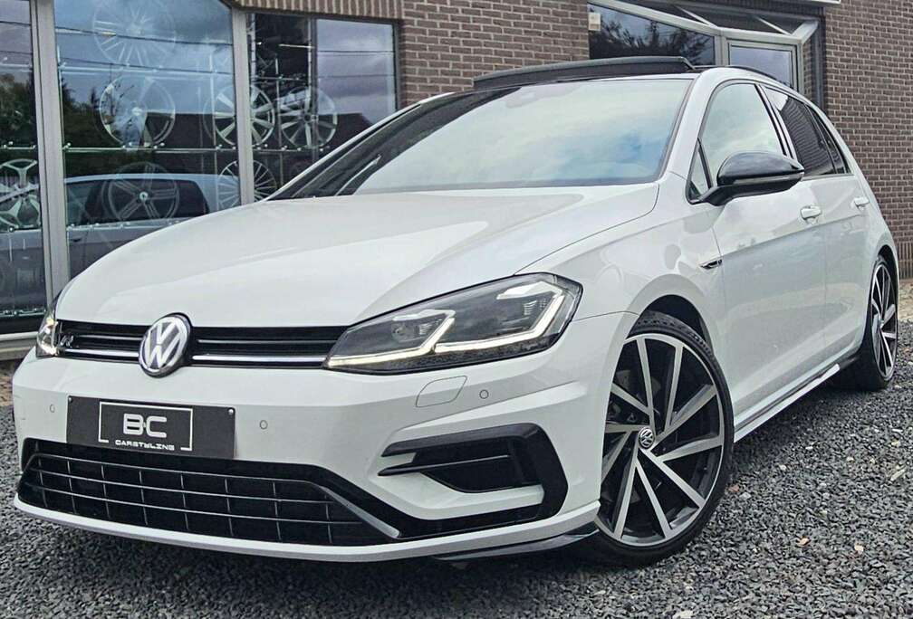 Volkswagen Performance, AKRAPOVIC, PANO, DCC, ...