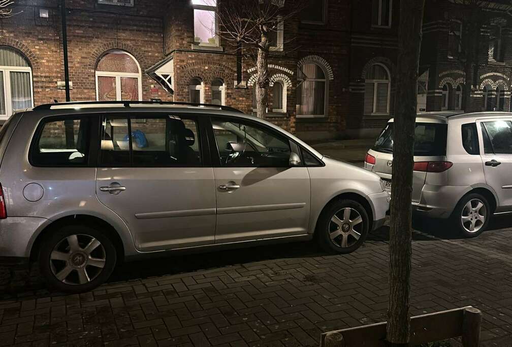 Volkswagen 1.6i 16v FSI Highline essence