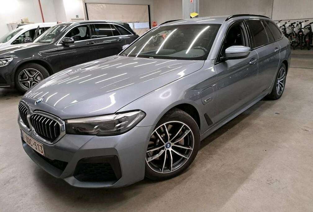 BMW e Touring 292PK MSport carnet d\'entretien complet