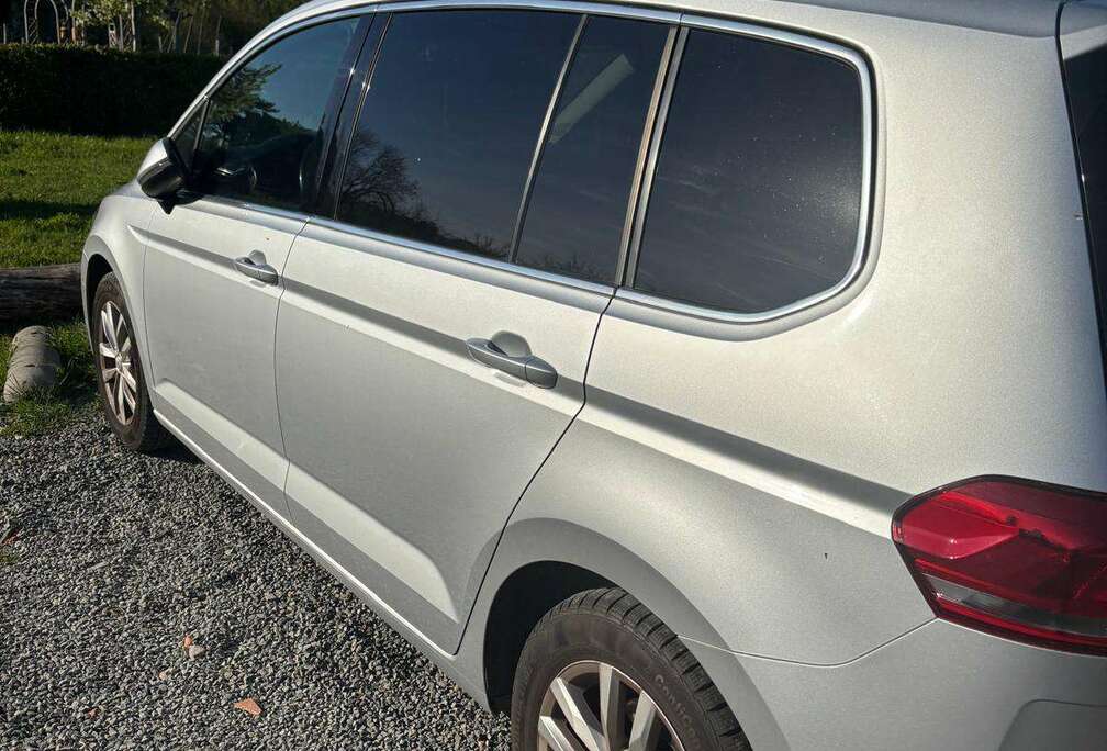 Volkswagen Touran 1.6 TDi SCR Highline DSG