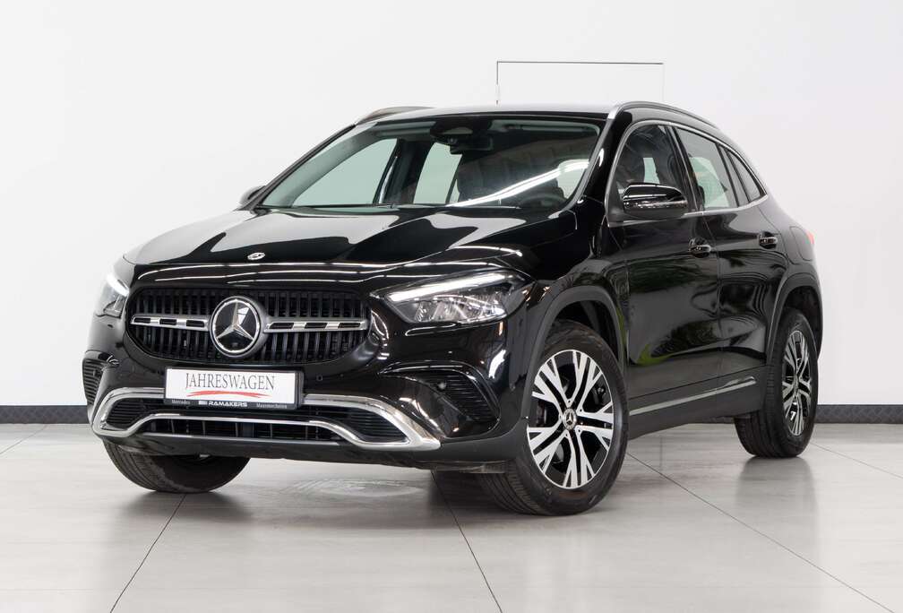 Mercedes-Benz Benz Mild Hybrid  Progressive LED Camera Carplay