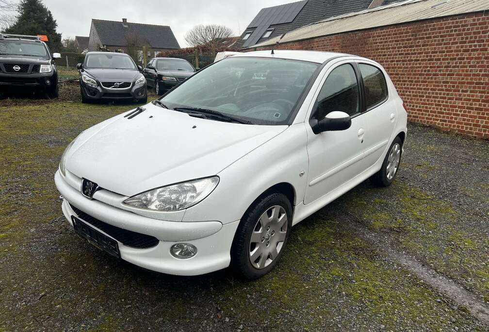 Peugeot 206 1.6i 16v XS