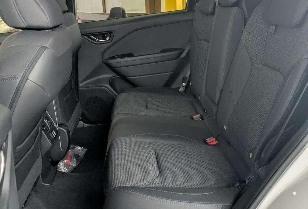 Subaru Luxury ACTIVE NAVI/GPS 8 Jahre GARANTIE