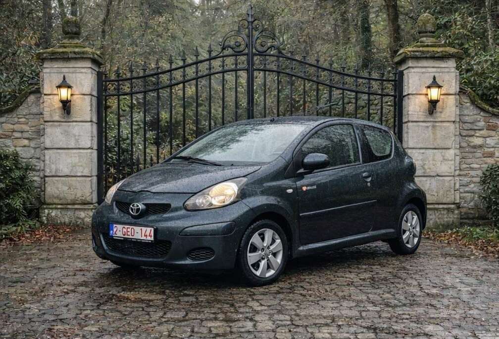 Toyota 1.0 VVT-i édition Toronto. pret à immatriculer