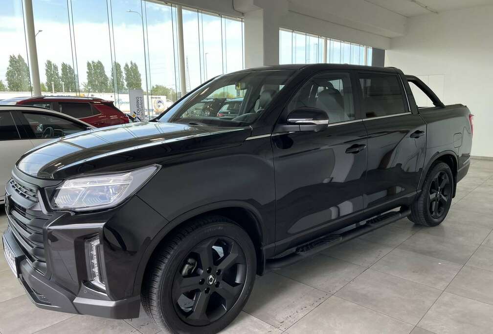 SsangYong E-XDI Blackline 4WD AUT / BTW Aftrekbaar / Schuifdak / 360Camera