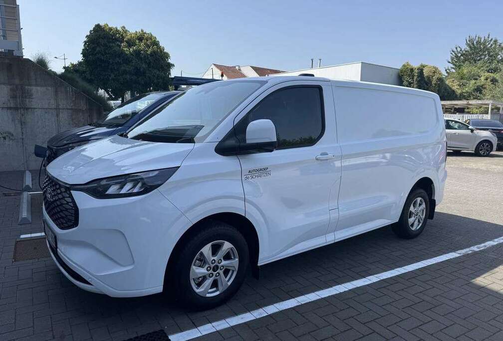 Ford E-Transit Limited 320S 160kw Elect RWD