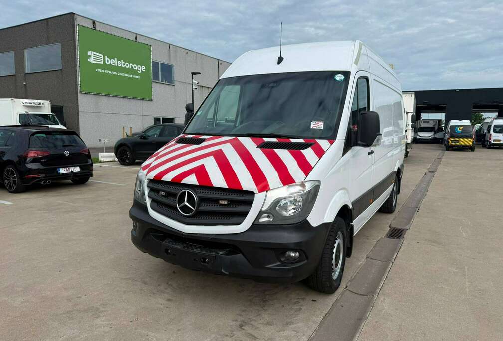 Mercedes-Benz 316 (Stock ID 09938)