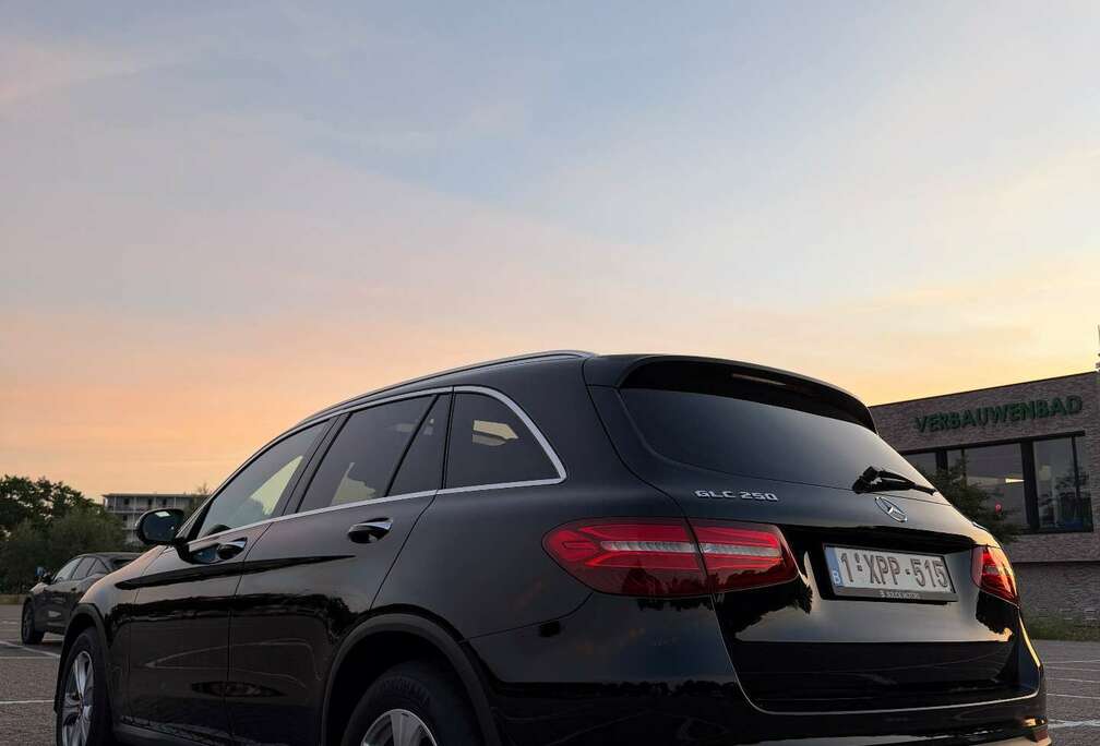 Mercedes-Benz 4Matic 9G-TRONIC Exclusive