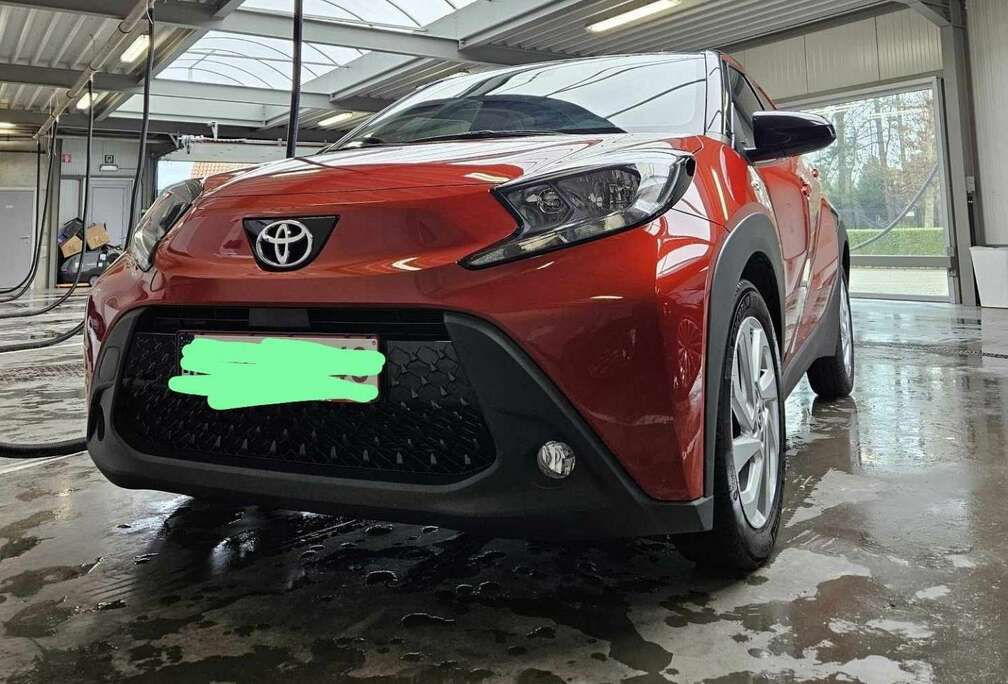 Toyota x