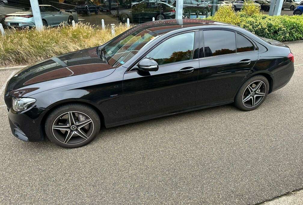 Mercedes-Benz E 300 e 9G-TRONIC AMG Line