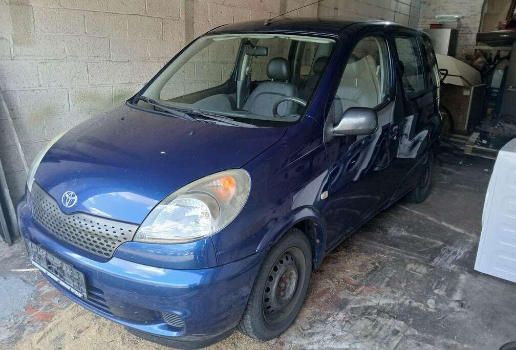 Toyota 1.3i VVT-i 16v Linea Luna ,  klima