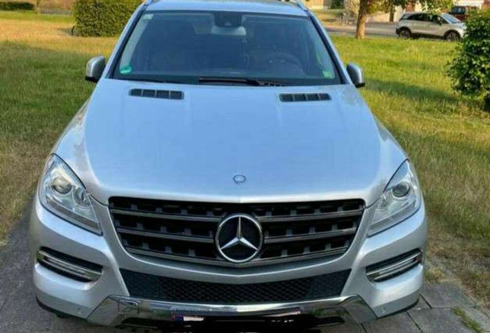 Mercedes-Benz BlueTEC 4MATIC 7G-TRONIC