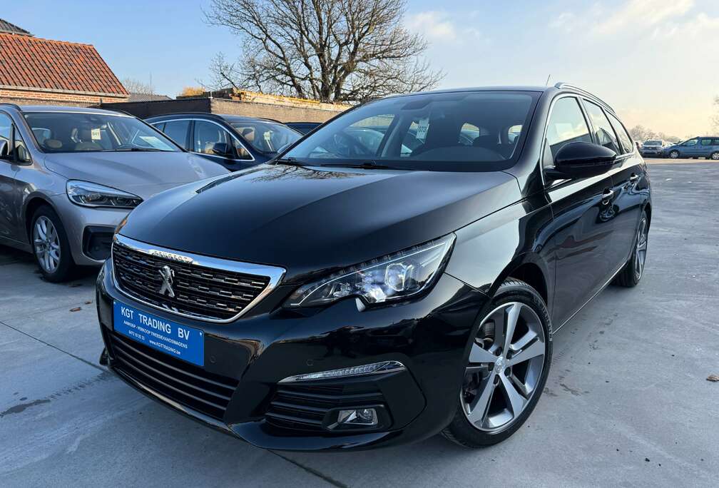 Peugeot 1.2i 130PK AUTOMAAT NAVIGATIE LEDER FULL LED DAB