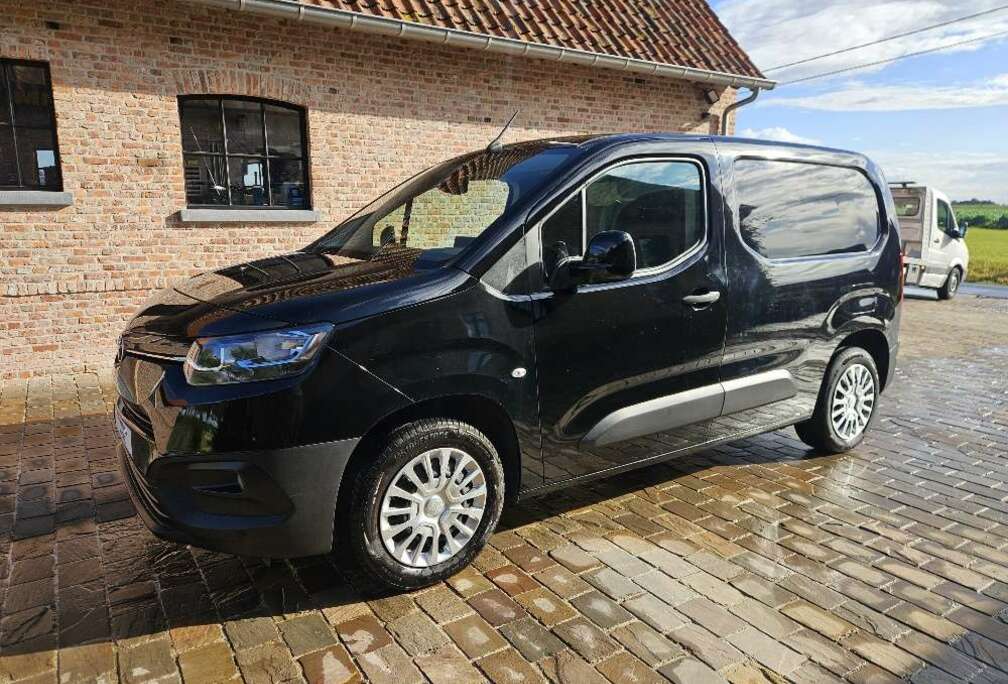 Toyota 1.2 BENZINE 110PK FULL OPTION 14463 excl BTW