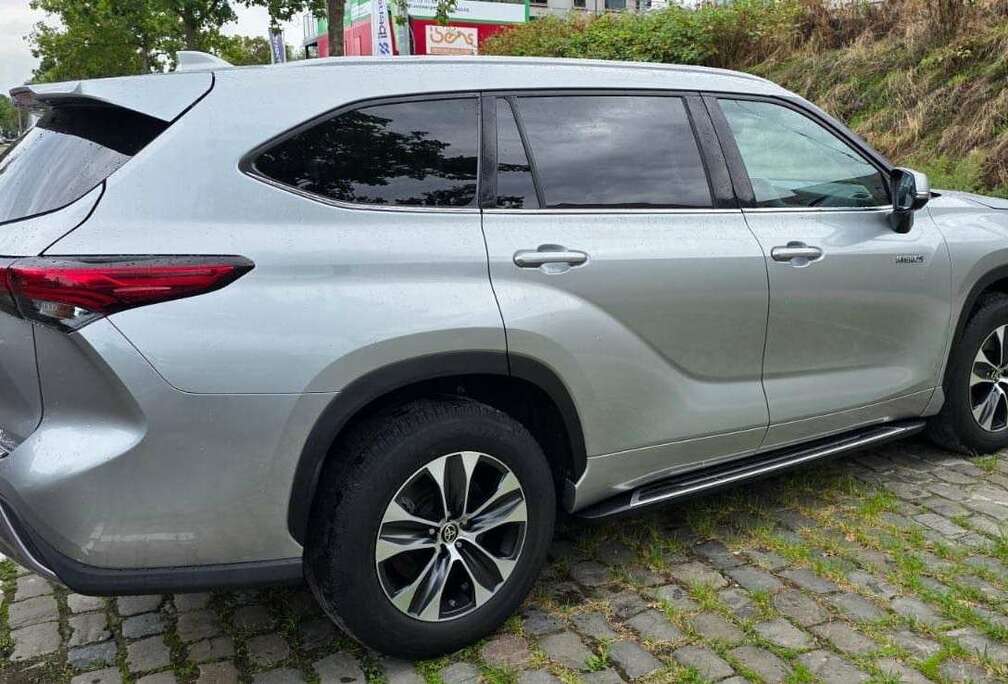 Toyota Hybrid 2.5i AWD