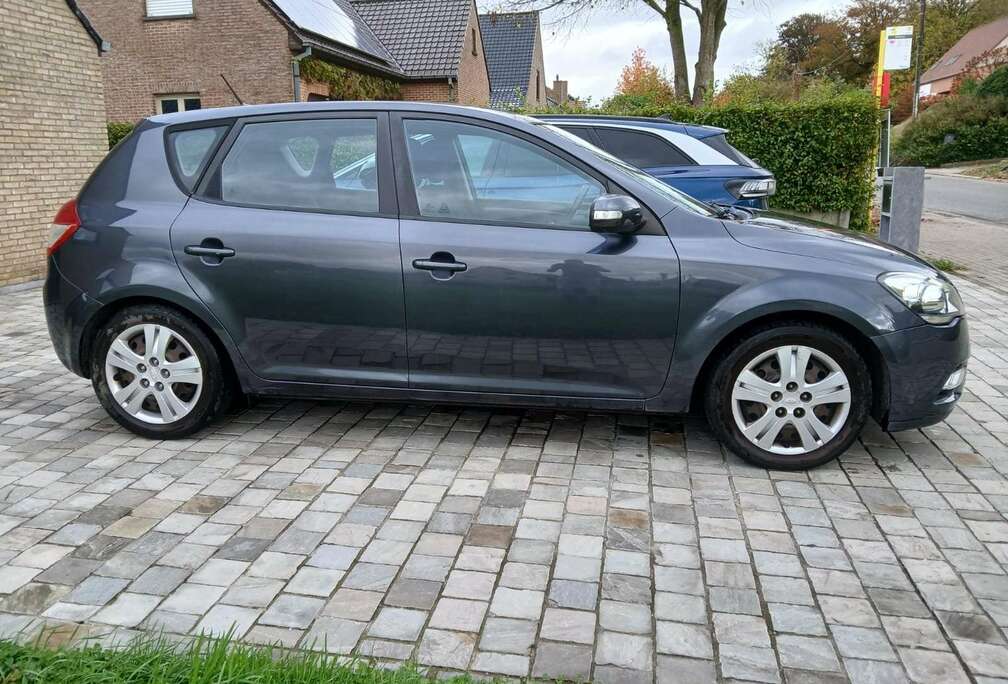 Kia Ceed 1.6 CRDi EX