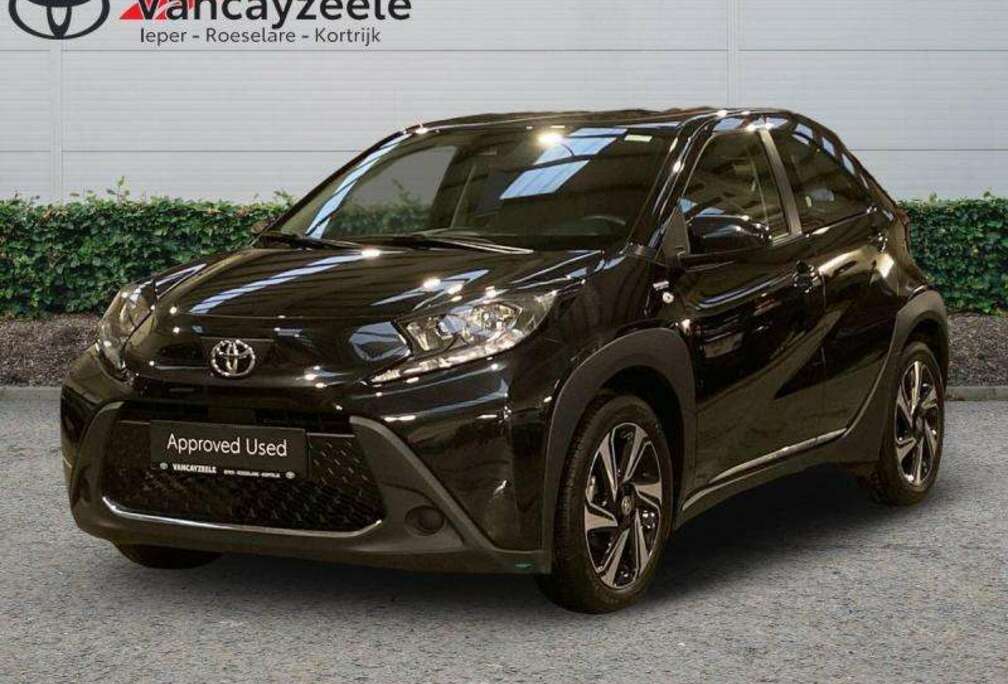 Toyota X play+comfortpack+chroompack+ 17inch alu velgen+c