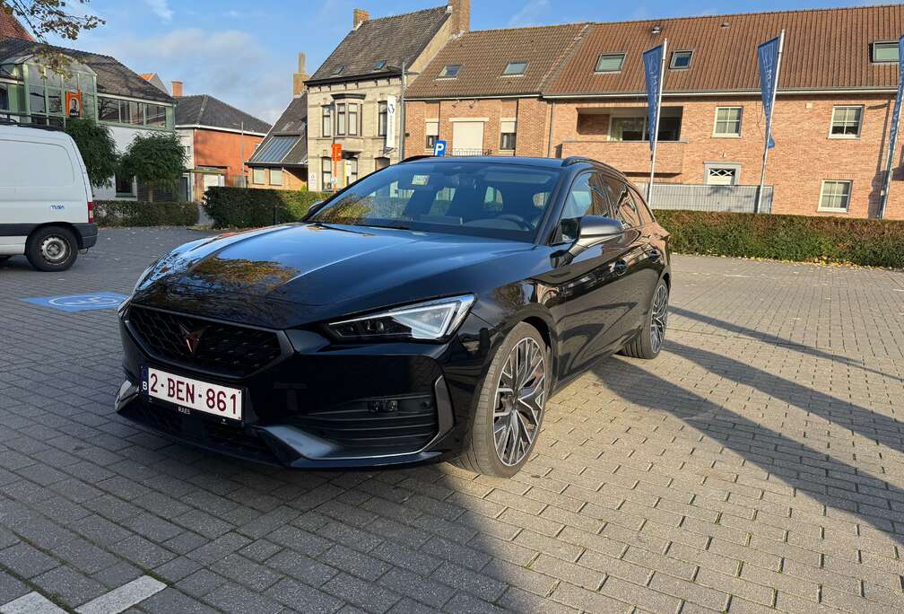 Leon Sportstourer 2.0 TSI 4Drive DSG VZ