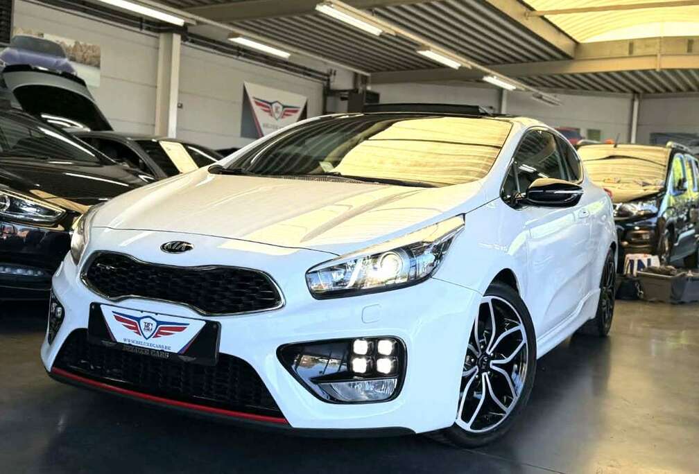 Kia Cee\'d GT 1.6 T-GDi*TOIT-OUVRANT*XENON*CAMERA*GPS*CUIR*