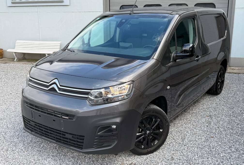 Citroen 1.5 AUTOMAAT // CAMERA // TREKHAAK // NAVI // CARPLAY