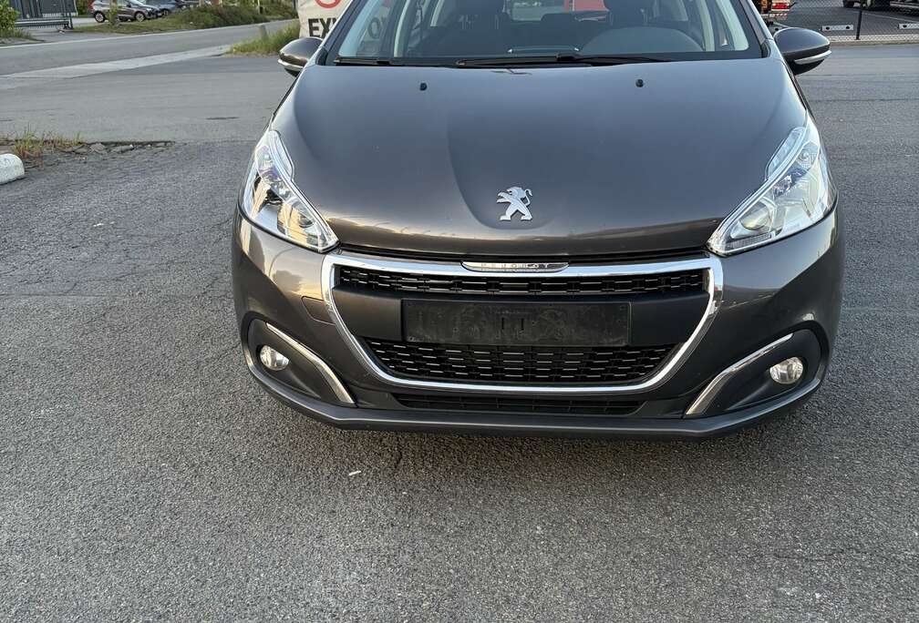 Peugeot Peugeot 208 1.2i Blanco Gekeurd