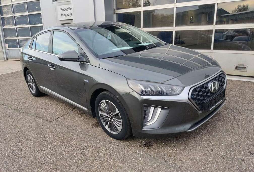 Hyundai GDi ISG Feel 6-DCT