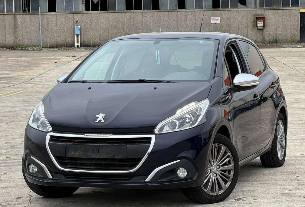 Peugeot 1.2i / ALLURE / NAVI / CLIMA / EURO6B / 1PROP CARNET