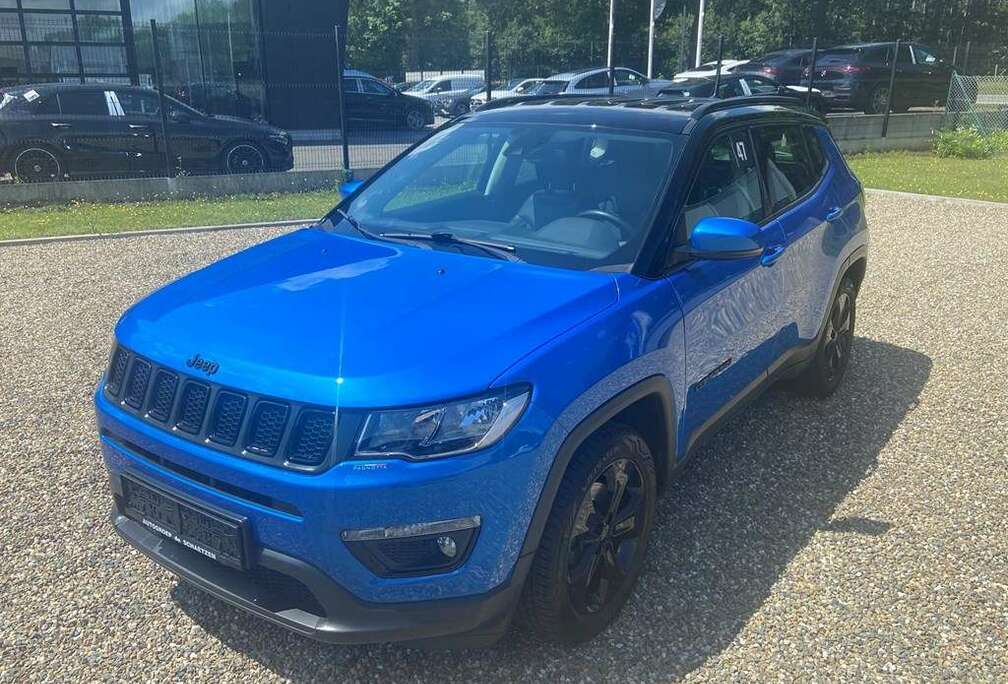 Jeep 1.4 benzine 140 pk // 1 jaar waarborg