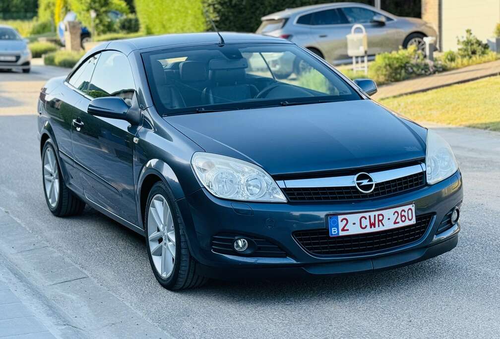 Opel TwinTop 1.9 CDTi Cosmo FAP