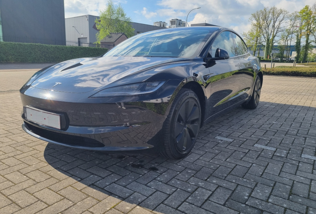 Tesla Model 3 64 kWh RWD Standart Range Premium
