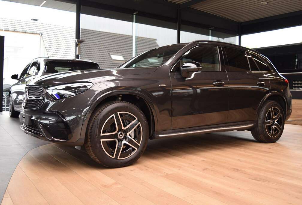 Mercedes-Benz GLC 300 e PHEV AMG Line / Nightpakket