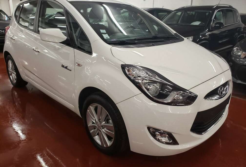 Hyundai 1.6i Style blue