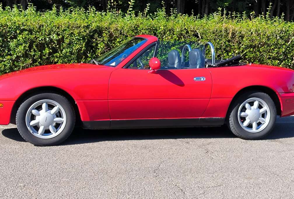 Mazda 1 ere série de 1989, rouge passion Miata us