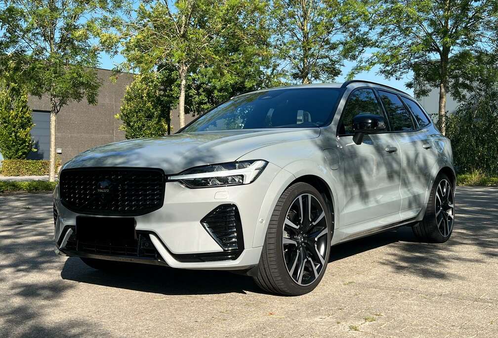 Volvo XC60 T6 AWD Plug-in Hybrid Dark LUCHTVERING