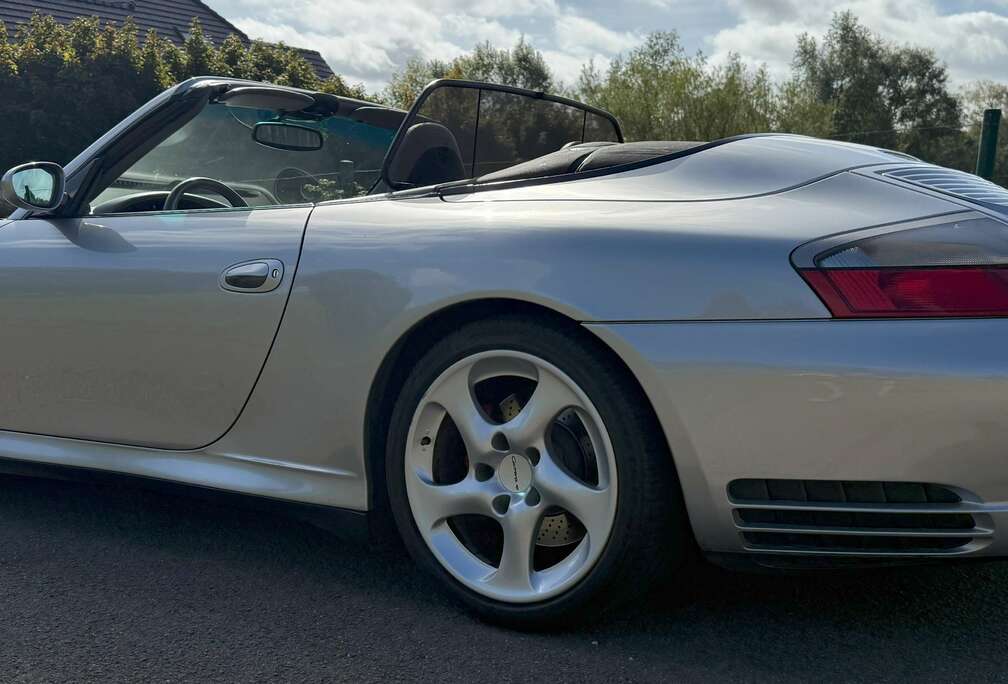 Porsche Carrera 4S