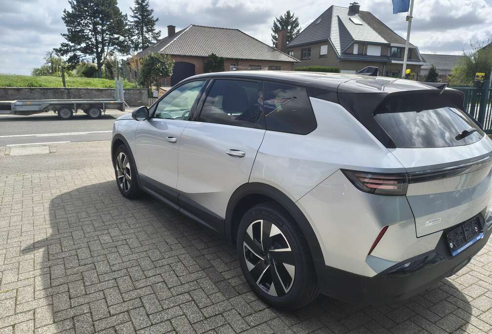 Opel Grandland GS 1.2 Hybride (benz + el.) 22868 km *