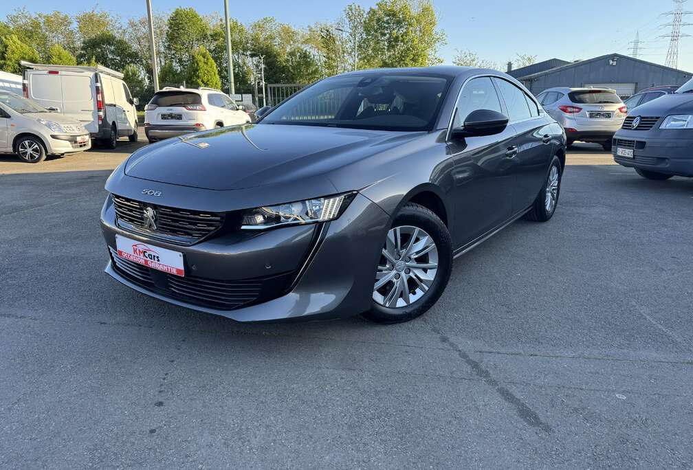Peugeot 1.5 HDI // BOITE AUTOMATIQUE // CAMERA // 1\'ier MAIN // AIRCO // NAVIGATION // JANTES // GARANTIE 12 MOIS