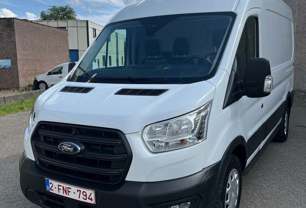 Ford Transit 130pk L2H2 Autm. Trend