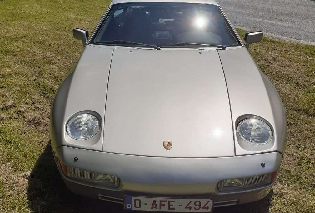 Porsche 928 S 4