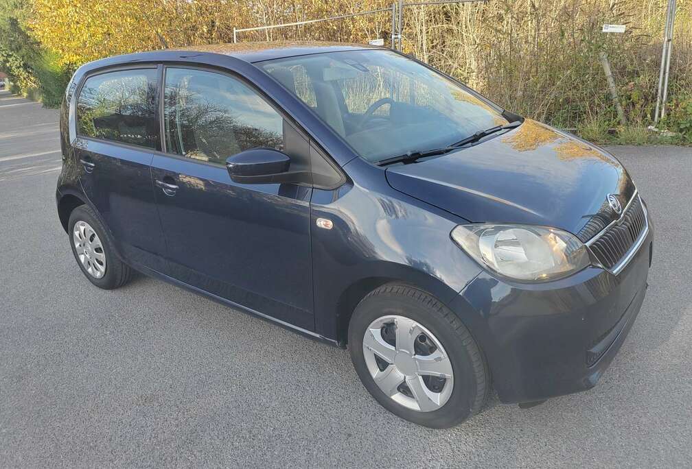 Skoda 1.0i Elegance euro5 model 2013 1pro neuf urgent