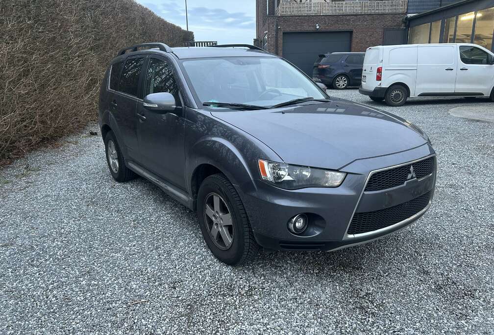 Mitsubishi Outlander 2.2 DI-D Nomad DPF 4X4
