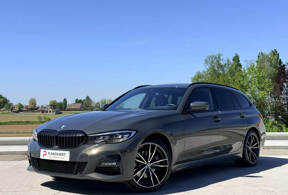 BMW Touring 320e M-Pack PHEV *Dravitgrau/Carplay/Sfeer/Alcantara/Camera*