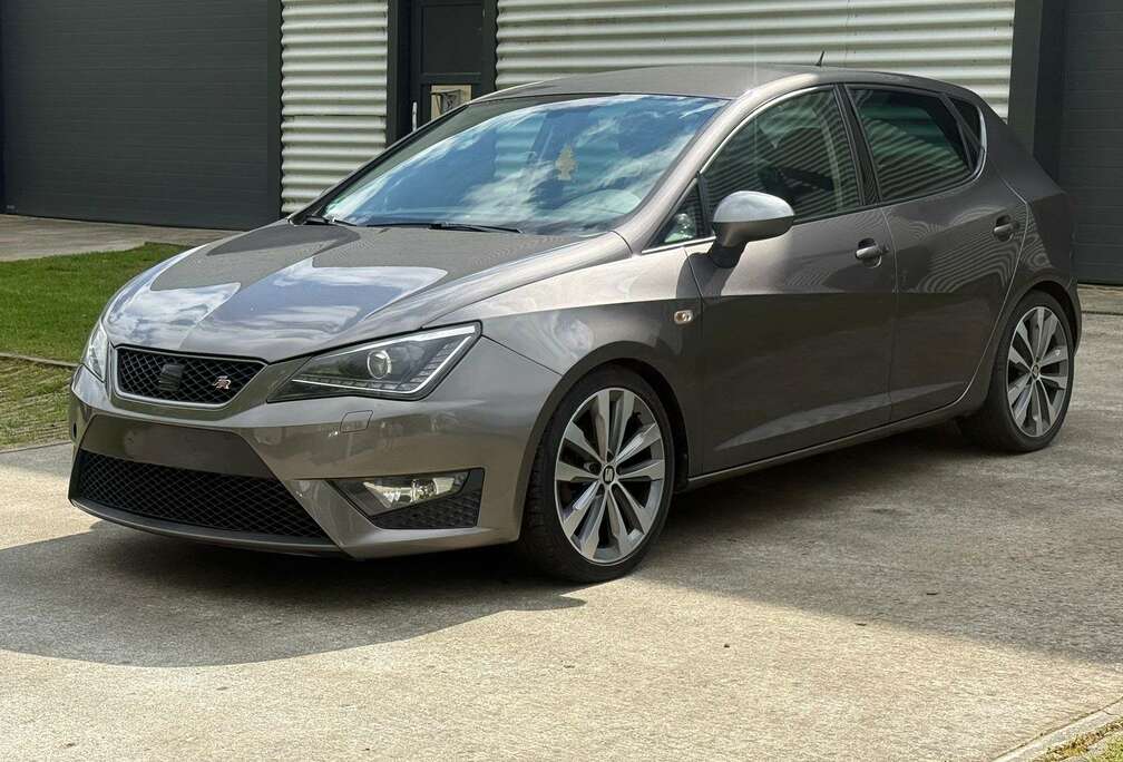 SEAT 1.4 - FR-LINE - NAVI - BLUETOOTH - AIRCO