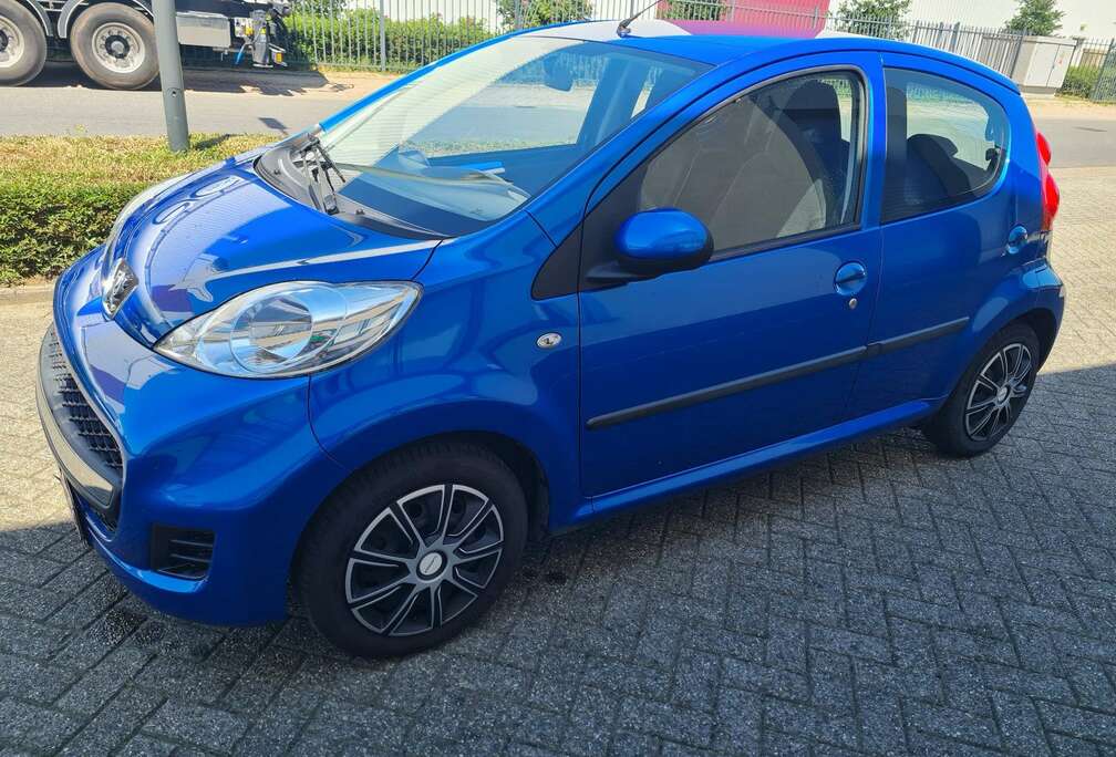 Peugeot 107 1.0i Trendy