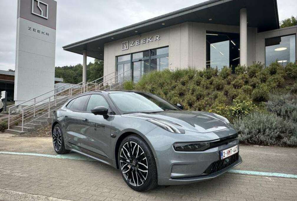 PRIVILEGE AWD