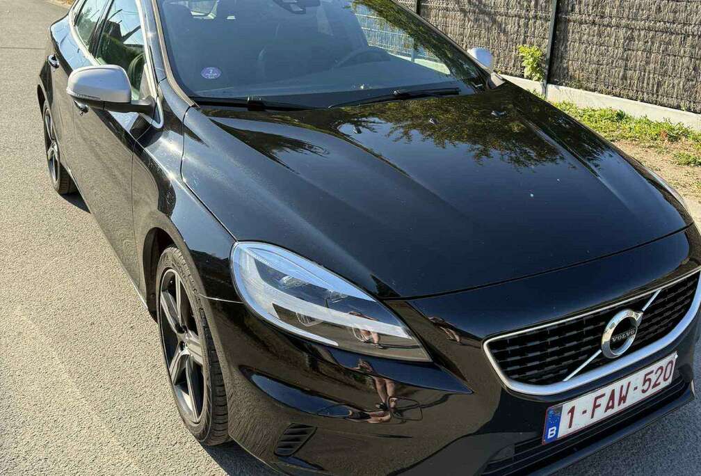 Volvo V40 2.0 T2 R-Design