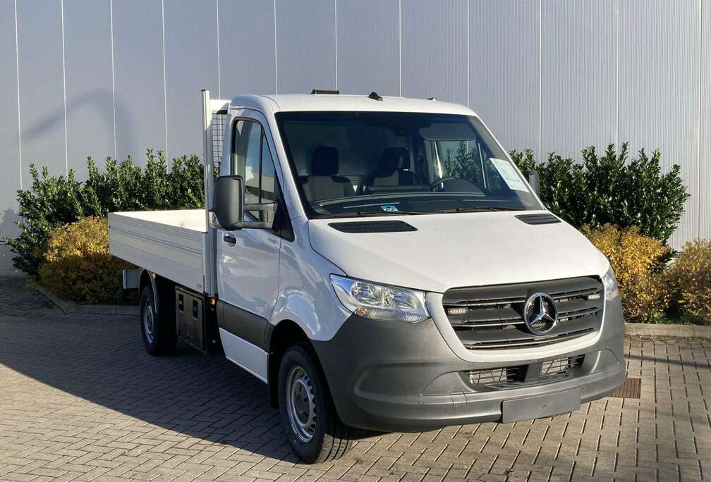 Mercedes-Benz 317 CDI Chassis L2 RWD 3.5T